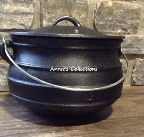 http://www.anniescollections.com/cdn/shop/products/flat-bottom-potjie-plats-cast-iron-potjie-flat-bottom-3-bean-pot-dutch-oven-1_grande.jpg?v=1490135841