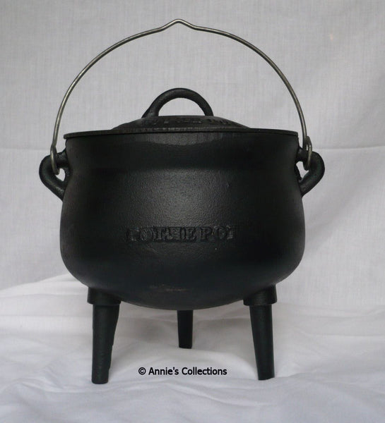 http://www.anniescollections.com/cdn/shop/products/potjie-pots-gypsy-style-bean-pot-size-1-pure-cast-iron-3-quart-bean-pot-1_grande.jpg?v=1478650373