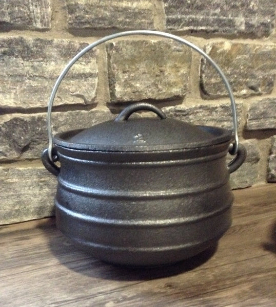 Cast iron #2 Bean pot Potjie Flat Bottom Dutch oven