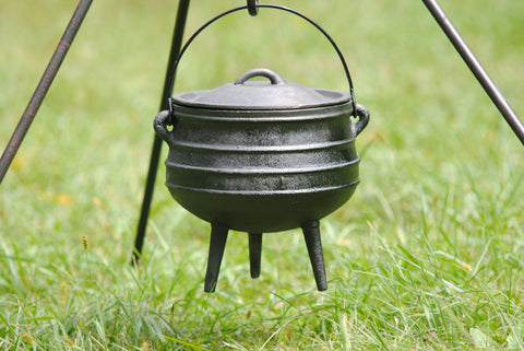 Cast Iron Flat Bottom Bean pot Dutch oven 2 quart Potjie Plat