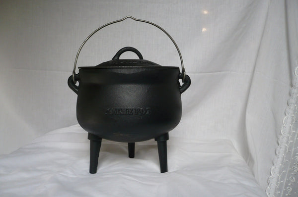 Potjie Pots - Gypsy Style Bean Pot Size 1 Pure Cast Iron 3 Quart Bean Pot