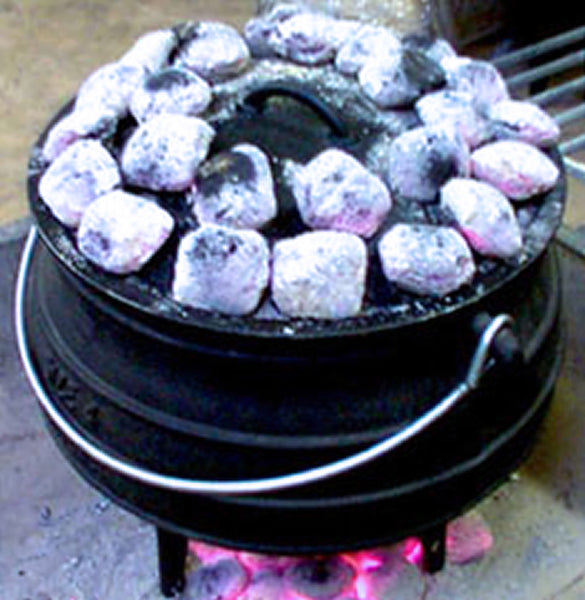 Potjie Pots - Size 3 Potjie Pot Cauldron 8 Quarts Pure Cast Iron Outdoor Cookware